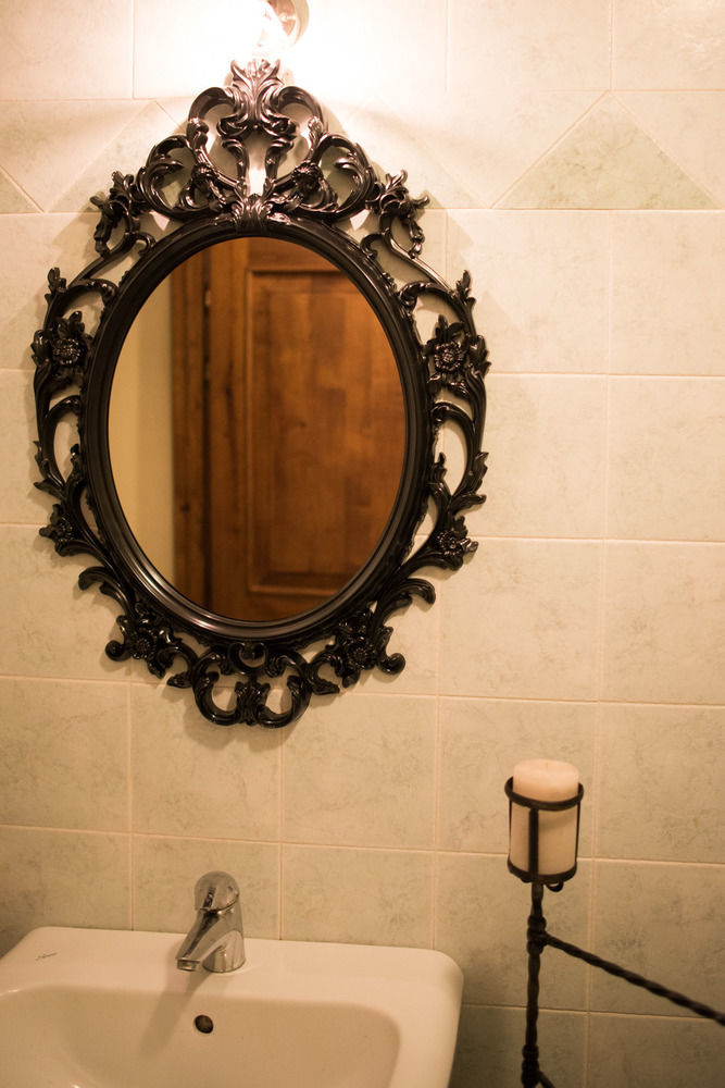 All'ombra Della Torre Only Couette-café 3*