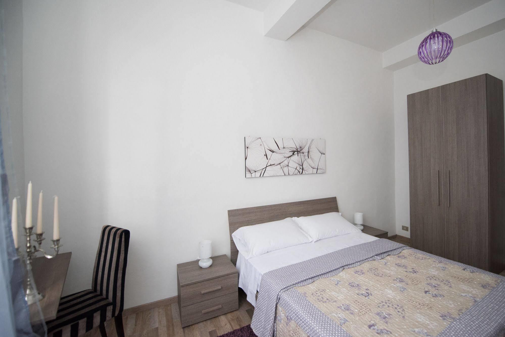 Couette-café All'ombra Della Torre Only 3*
