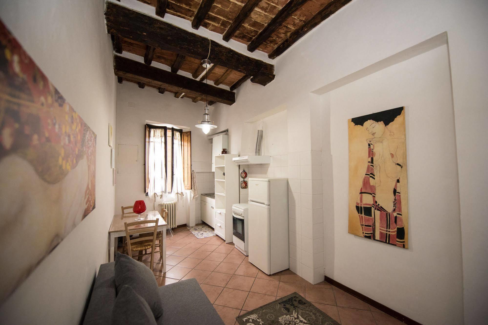 All'ombra Della Torre Only Couette-café Sienne
